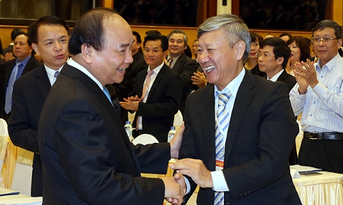 Thủ tướng: “Không để doanh nghiệp Việt thua thiệt ”