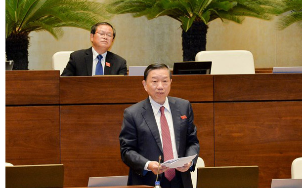 Bộ trưởng Bộ Công an Tô Lâm giải trình ý kiến đại biểu Quốc hội.