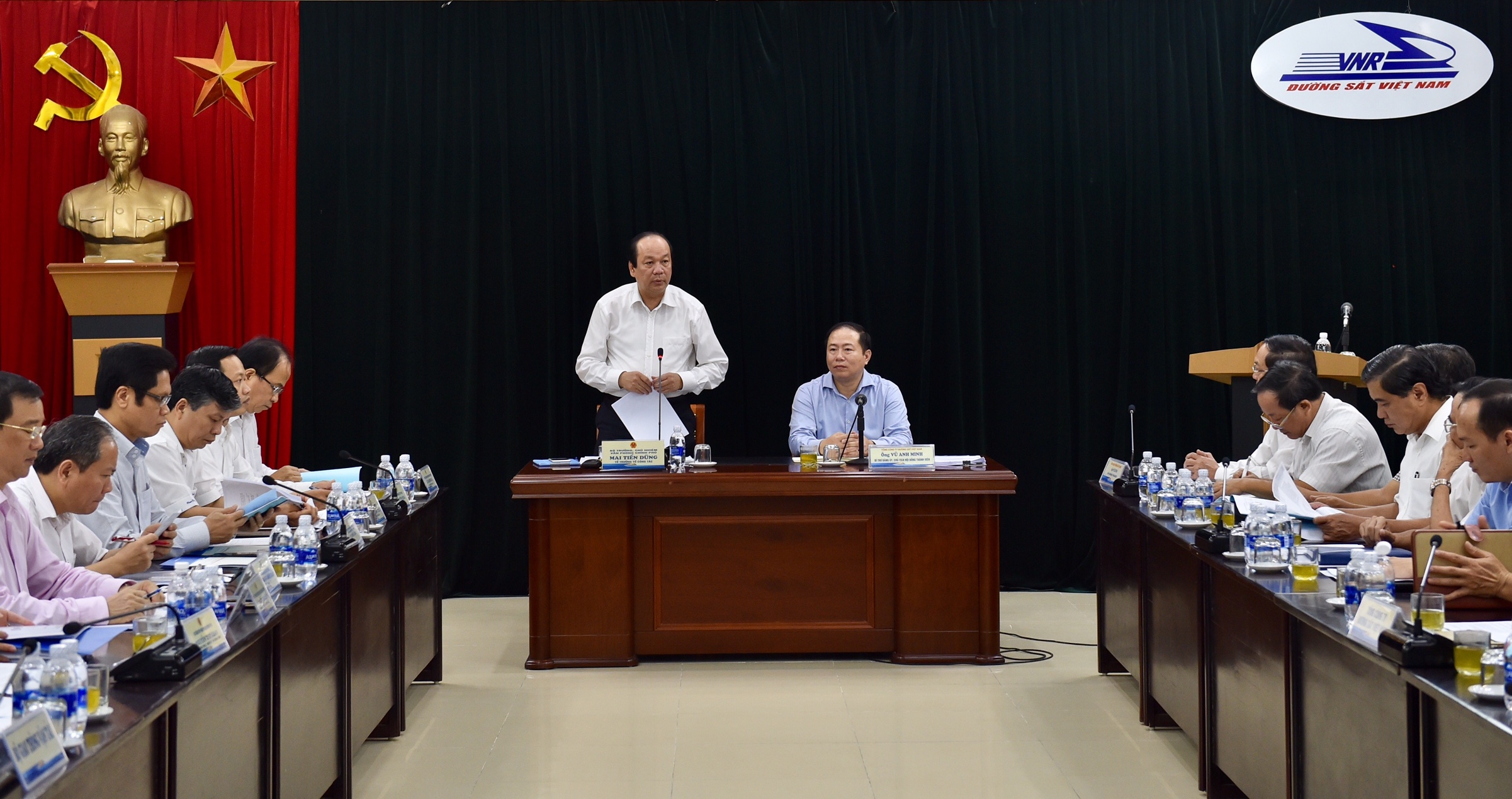 Tổ công tác của Thủ tướng làm việc với Tổng công ty Đường sắt Việt Nam sáng 14/8.<br>