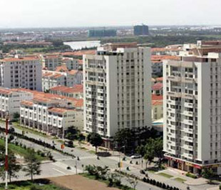 Hiện tại, lượng vốn đổ vào thị trường bất động sản Tp.HCM đã giảm sút, lãi suất ngân hàng vẫn cao nên đã ảnh hưởng nghiêm trọng đến hoạt động kinh doanh bất động sản - Ảnh: VNN.