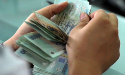 Lãi suất liên ngân hàng chính thức vượt mức trần huy động