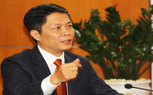 <span style="font-family: 'Times New Roman'; font-size: 15px;">"Đừng để người dân cứ nhắc đến nhiệt điện lại rùng mình coi đó là bệnh tật, là ô nhiễm là ung thư… chua sót lắm”, Bộ trưởng Tuấn Anh nhấn mạnh.</span>