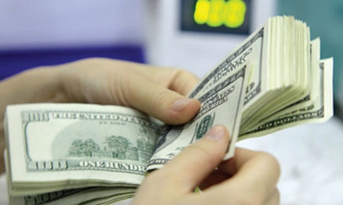 Giá USD “chợ đen” vượt mốc 21.000 đồng