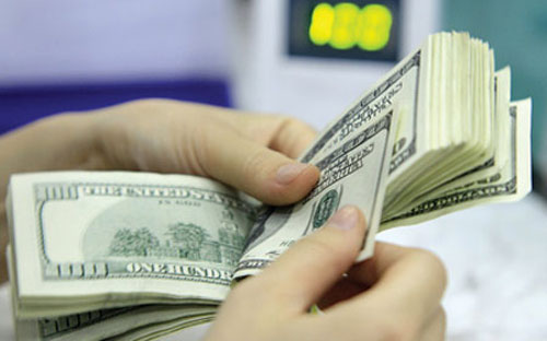 Giá USD tự do tại Hà Nội lúc hơn 9h sáng nay được một số điểm giao dịch 
thông báo ở mức 20.980-20.990 đồng cho chiều mua vào và 21.060-21.070 
đồng cho chiều bán ra.