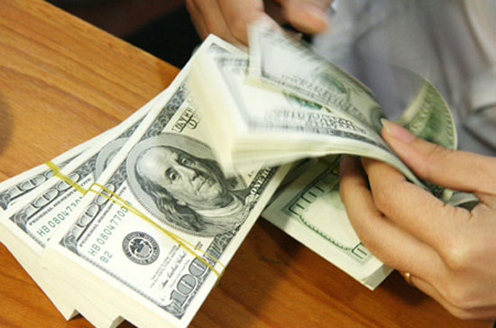 Giá USD tự do tại Hà Nội sáng nay giảm 70 đồng ở chiều mua vào và 60 đồng ở chiều bán ra, còn tương ứng 21.150 đồng và 21.150 đồng.