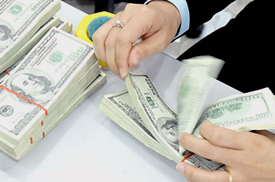 “Trạng thái ngoại tệ của hệ thống được cải thiện hơn so với tuần trước, luôn duy trì mức dương trong cả tuần”, Ngân hàng Nhà nước cho biết.