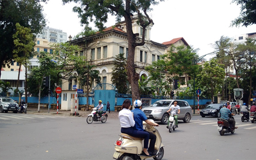 Nhà đầu tư quan tâm đến danh mục đầu tư bất động sản thương mại xin liên hệ thông tin Luxhomes - đầu tư tài sản: www.luxhomes.vn.