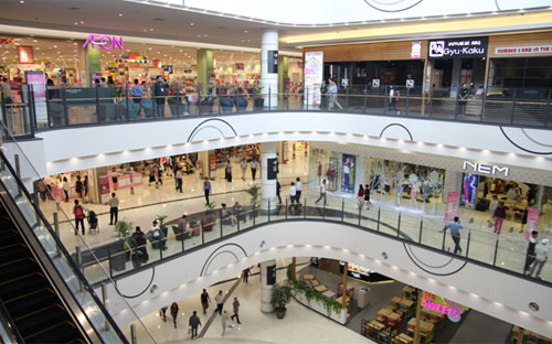 Bên trong trung tâm thương mại Aeon Mall Long Biên.<br>