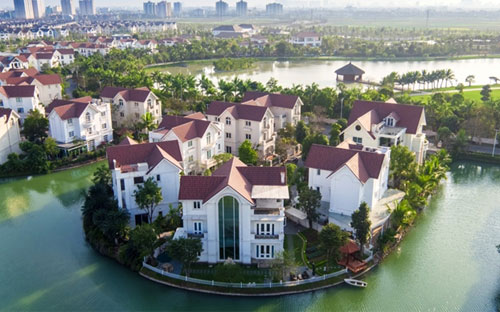 Hoa sữa Aroma bao gồm 100 căn biệt thự nằm trên truyến đường hoa sữa 10 và 11.