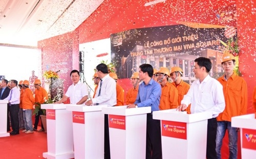  Sự kiện thu hút rất đông nhà đầu tư và tiểu thương đến từ các khu vực lân cận. 