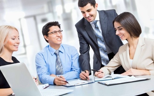 Các nhà quản trị doanh nghiệp cần đặt lợi ích công ty lên trên lợi ích của chính họ.
