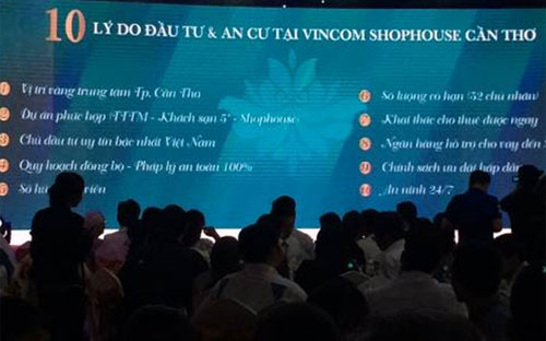 Nhân dịp lễ mở bán, Vingroup đã công bố chương trình ưu đãi đặc biệt: khách hàng sẽ được hỗ trợ vay vốn ngân hàng lãi suất 0% trong vòng 12 tháng; được miễn phí 1 năm phí quản lý và nhiều ưu đãi hấp dẫn khác.