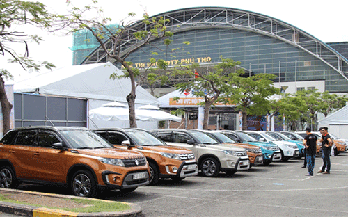 Suzuki lần đầu tiên tổ chức “Ngày hội Vitara” tại Hà Nội và Tp.HCM với sự đồng hành của 3M, Bridgestone và Vietwash, thu hút tổng cộng gần 200 xe tham gia. 