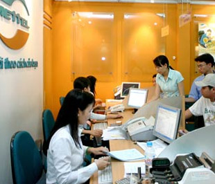 Hoạt động giao dịch tại điểm giao dịch của Viettel.