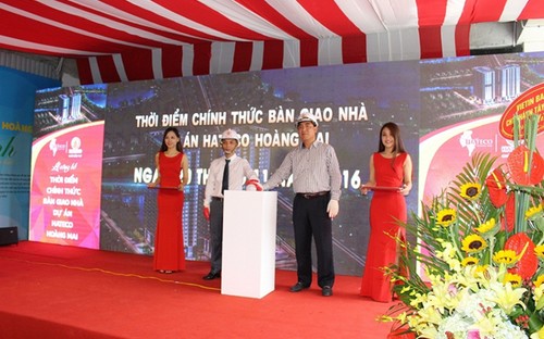 <span style="font-family: &quot;Times New Roman&quot;; font-size: 14.6667px;">Nhân sự kiện này, chủ đầu tư cũng chính thức mở cửa toàn bộ các căn hộ thực tế tại tòa A nhằm giúp khách hàng có được cái nhìn trực quan nhất về toàn bộ các căn hộ tại dự án.</span>