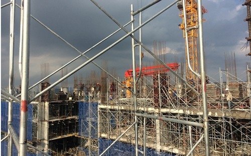 Công trường Hateco Hoàng Mai thi công liên tục 3 ca/ngày.