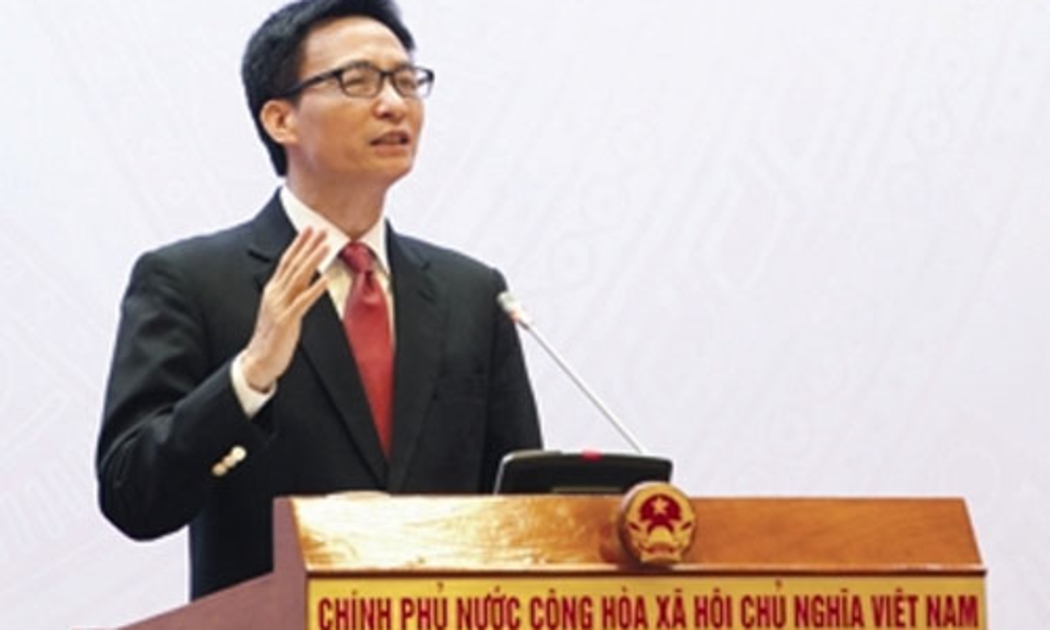Bộ trưởng - Chủ nhiệm Văn phòng Chính phủ Vũ Đức Đam trao đổi với 
báo chí xung quanh đề án lập công ty quản lý tài sản (AMC) tại buổi họp 
báo Chính phủ thường kỳ diễn ra cuối tuần qua.