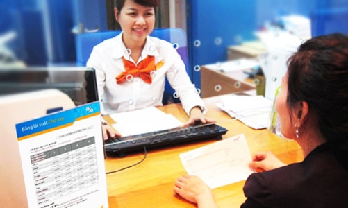 Ngân hàng đầu tiên niêm yết lãi suất cho vay