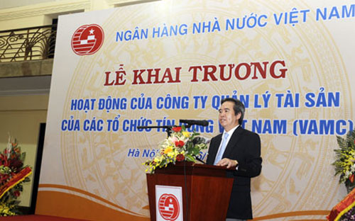 Với hạn mức tái cấp vốn có thể lên tới 70% mệnh giá trái phiếu đặc biệt,
 các tổ chức tín dụng sẽ có cơ hội để có thể tái tạo một nguồn vốn đáng 
kể hiện đang kẹt trong nợ xấu.