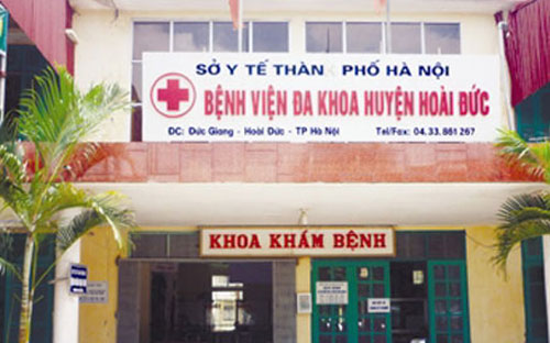Bên ngoài Bệnh viện Đa khoa huyện Hoài Đức.<br>
