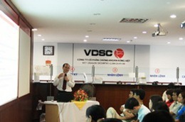 Năm 2010, tổng doanh thu của VDS đạt 198,624 tỷ đồng, lợi nhuận sau thuế đạt 20,94 tỷ đồng.