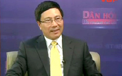 Trong bối cảnh khó khăn hiện nay, cộng đồng doanh nghiệp đang rất kỳ vọng vào sự hậu thuẫn vững chắc của các hoạt động ngoại giao kinh tế. Trong chương trình “Dân hỏi - Bộ trưởng trả lời” ngày 17/2, Bộ trưởng Bộ Ngoại giao Phạm Bình Minh đưa ra một ví dụ cụ thể cho thấy vai trò này - Nguồn: VTV, VGP.<br>