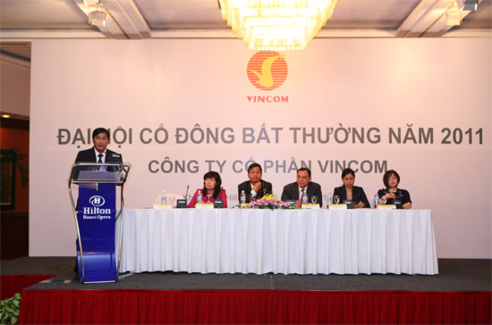 Ông Phạm Nhật Vượng đã được bầu làm Chủ tịch Hội đồng Quản trị VIC, thay ông Lê Khắc Hiệp.