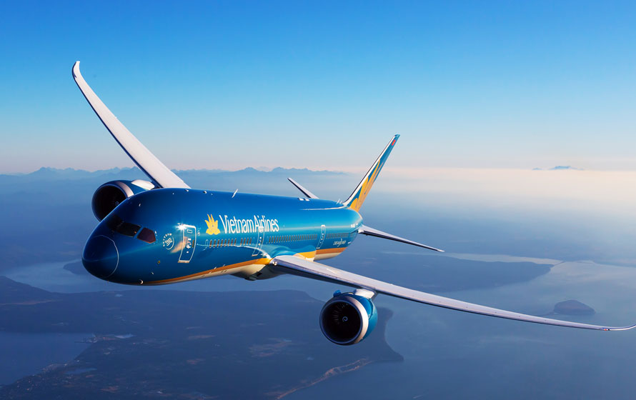 Năm 2017, Vietnam Airlines lên kế hoạch đạt doanh thu hợp nhất 87.900 tỷ đồng, tăng 22,7%, tuy nhiên lợi nhuận sau thuế hợp nhất 1.338 tỷ đồng, giảm 36,4%.