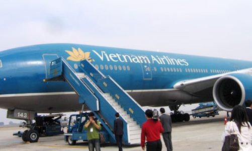 Một tuần, các hãng hàng không chậm, hủy hơn 800 chuyến bay