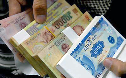 Trong thực tế đời sống, những đồng tiền mệnh giá nhỏ, kể cả 10.000 và 
20.000 đồng polymer thường ít quay về hệ thống ngân hàng nên không được 
tuyển chọn, thay thế thường xuyên.