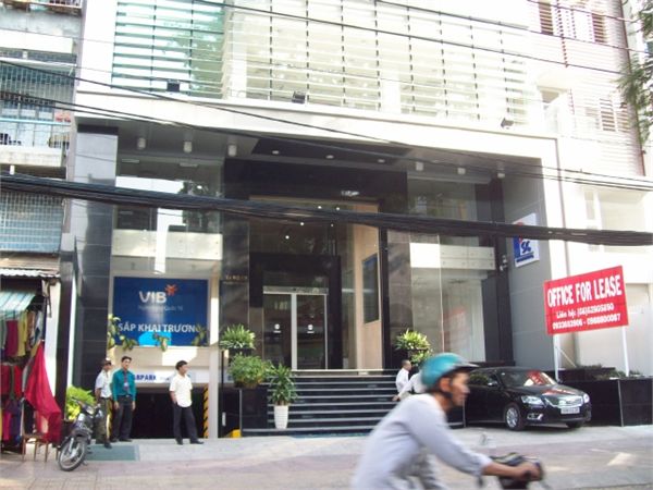 Một số tòa nhà hạng A trong khu trung tâm của Thủ đô vốn không cạnh tranh bằng giá thuê thì nay đã có dấu hiệu tích cực giảm giá.