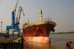 Lãi cơ bản trên mỗi cổ phiếu (EPS) của VSC trong quý 1 đạt 3.048 đồng.