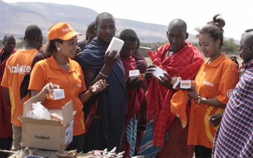 Tanzania là thị trường Viettel khai trương vào cuối năm 2015 với thương hiệu Halotel. Chỉ sau 3 tháng, Halotel đã có hơn 1 triệu khách hàng&nbsp;- tốc độ phát triển nhanh nhất trong lịch sử đầu tư nước ngoài của Viettel - Ảnh: Trần Long.