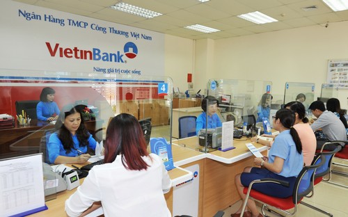  VietinBank đẩy mạnh tăng trưởng nguồn tiền gửi thanh toán, phát triển 
nguồn vốn chi phi thấp, huy động vốn qua kênh ngân hàng điện tử để tiết 
giảm chi phí hoạt động.