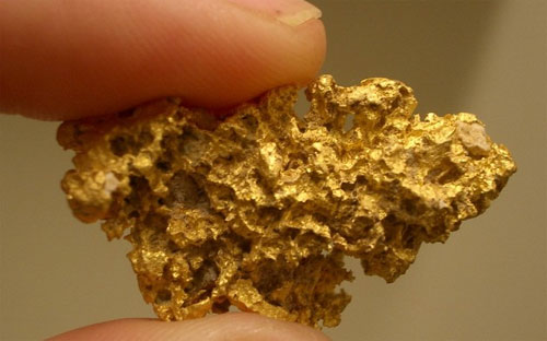 Với vàng, hiện Luật Thuế tài nguyên quy định khung thuế suất đối với 
vàng từ 9-25%. Mức thuế suất hiện hành là 15%. Chính phủ muốn nâng lên 
22%. 