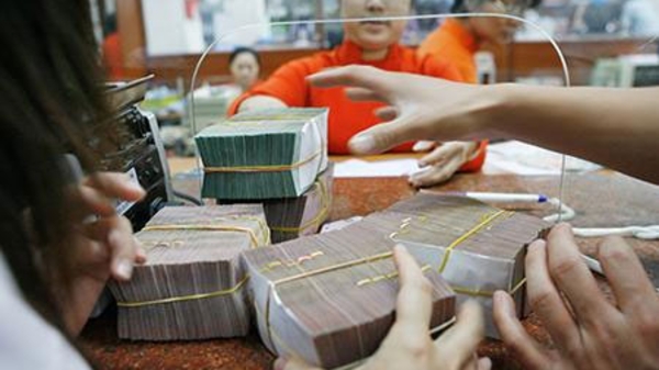 Vì sao lãi suất huy động lại tăng cao?