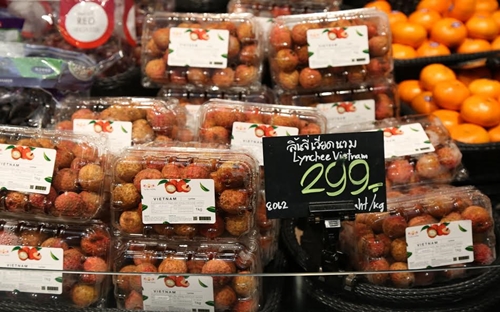 Vải thiều Việt Nam tại siêu thị Thái Lan.<br>