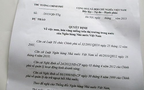 Quyết định của Thủ tướng Chính phủ là cơ sở pháp lý cụ thể để Ngân hàng Nhà nước thực hiện chỉ đạo đảm bảo giá vàng trong nước sát với giá thế giới.<br>