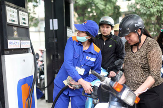 Đây là đợt giảm giá xăng mạnh nhất từ đầu năm đến nay.