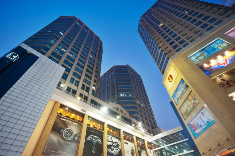 Địa điểm được Zara chọn mở cửa hàng đầu tiên tại Hà Nội là trung tâm thương mại Vincom Bà Triệu.