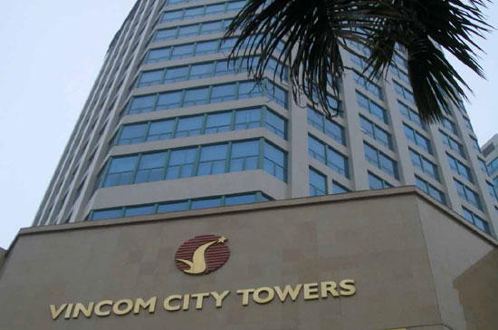Sau khi đã bán tòa tháp A cho Ngân hàng Đầu tư và Phát triển Việt Nam (BIDV) vào năm 2006, 15 tầng của tòa tháp B tiếp tục được Vingroup “sang tên”.