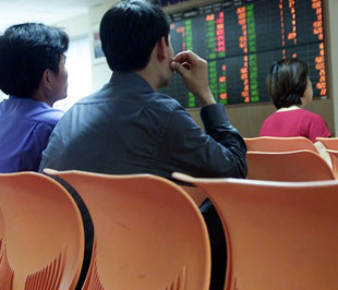 Luật Chứng khoán đã cho phép truy cứu hình sự hành vi vi phạm luật này, nhưng chưa có văn bản pháp luật nào quy định chi tiết hành vi vi phạm - Ảnh: Việt Tuấn.