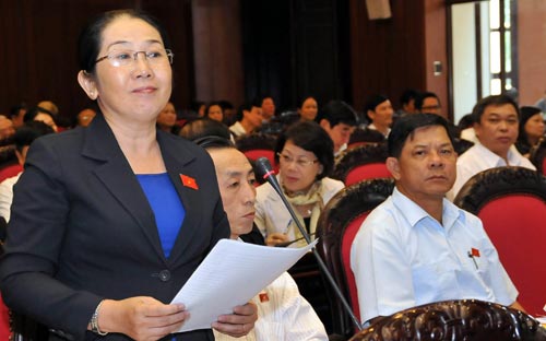 Đại biểu Võ Thị Dung đề nghị Quốc hội sẽ có những thông điệp lạc quan về quyết tâm chính trị và
hành động tích cực để phòng, chống tham nhũng - Ảnh: MĐ.<br>