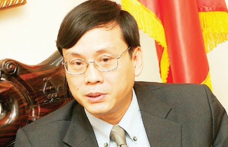 TS. Vũ Bằng: "12 năm qua, huy động vốn qua thị trường chứng khoán được 700 nghìn tỷ đồng, thị trường chứng khoán đã và đang là kênh huy động vốn trung và dài hạn cho nền kinh tế, nhất là trong bối cảnh ngân hàng khó khăn" - Ảnh: Việt Tuấn.