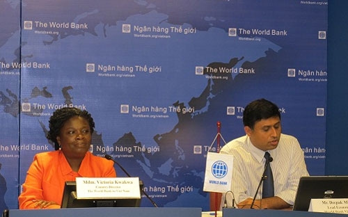 WB lưu ý rằng việc tăng trưởng kinh tế chậm lại có thể tạo sức ép tiếp tục nới lỏng chính sách tiền tệ và tài khóa.<br>