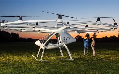 Dưới đây là 3 công ty đang sát nút nhau trong cuộc đua khai sinh dịch vụ "taxi bay". Các công ty này đang phát triển công nghệ và dự kiến bay thử nghiệm trong thời gian tới - Nguồn: Wall Street Journal.<br>