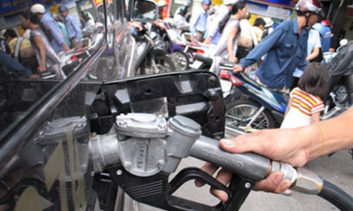 Xăng dầu trong nước đua nhau tăng giá