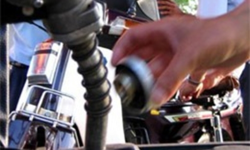 Petrolimex cho biết đang “lỗ” gần 1 nghìn đồng/lít xăng A92 