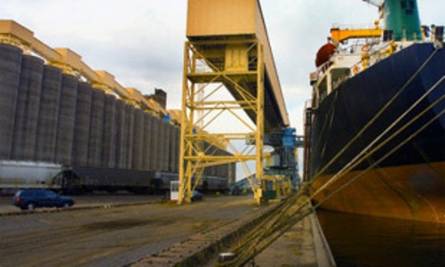 Xuất siêu 3 tháng đầu năm: Mừng ít, lo nhiều!