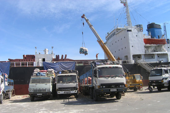 Nhập siêu với Trung Quốc 5 tháng đầu năm đã đạt 5,05 tỷ USD, chiếm trên 90% tổng nhập siêu của Việt Nam.